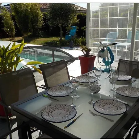 130m2 Avec Piscine Classee 3 Etoiles *